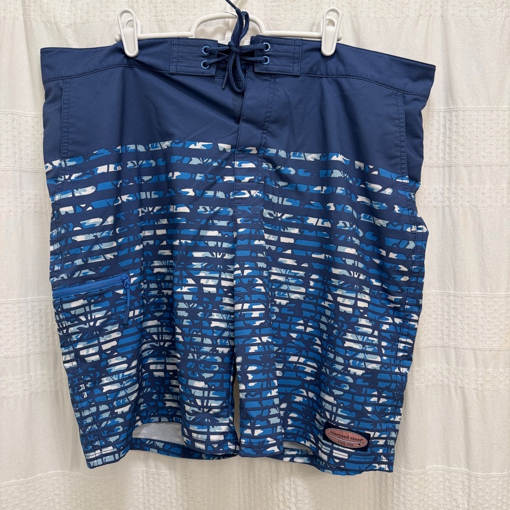 Vineyard Vines Board Shorts Blue Hawaiian Flowers Mens 38 Pattern Swim Trunks